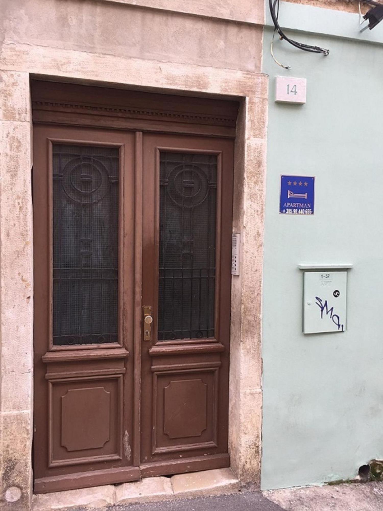 Center Apartment Lori Pula Zewnętrze zdjęcie