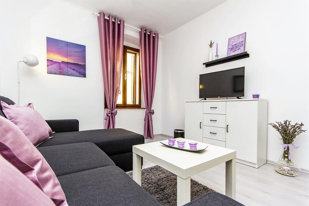 Center Apartment Lori Pula Zewnętrze zdjęcie