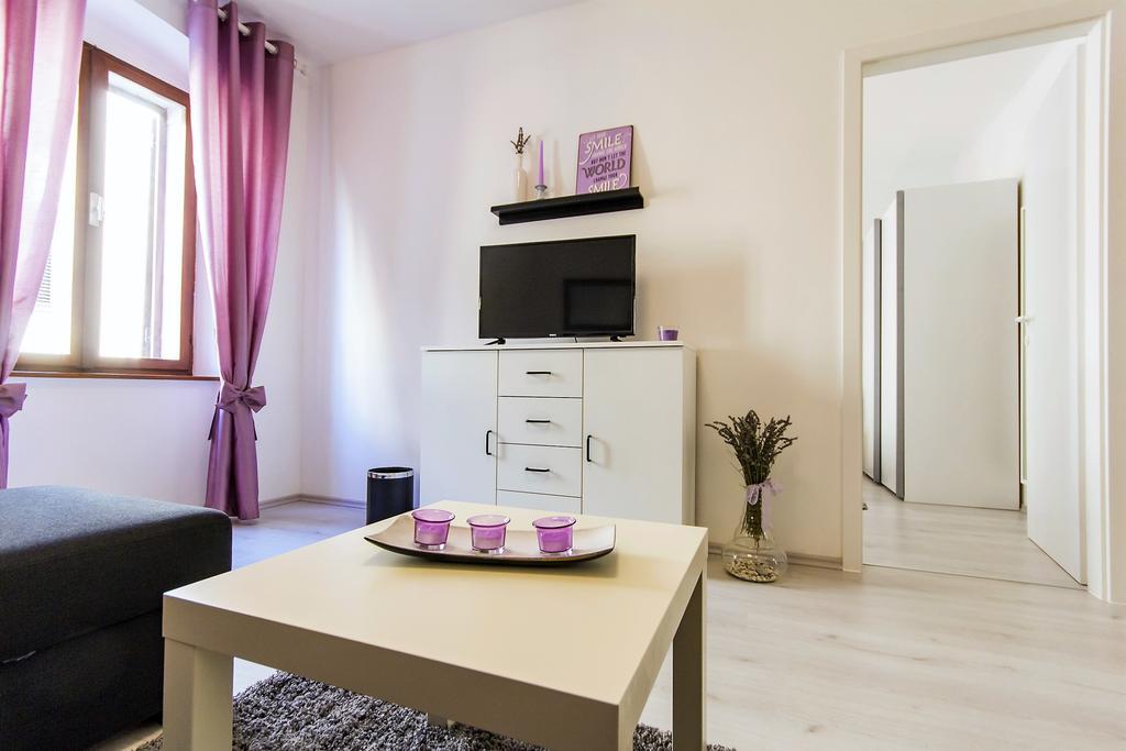 Center Apartment Lori Pula Zewnętrze zdjęcie