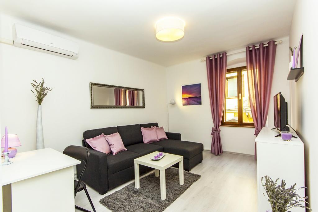 Center Apartment Lori Pula Zewnętrze zdjęcie