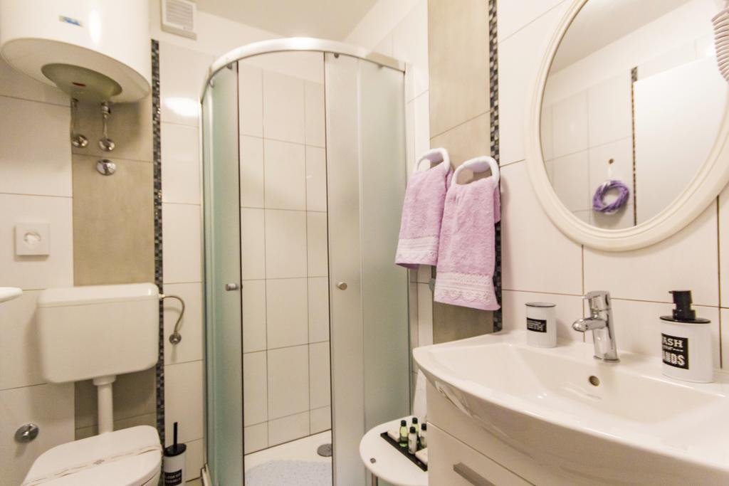 Center Apartment Lori Pula Zewnętrze zdjęcie