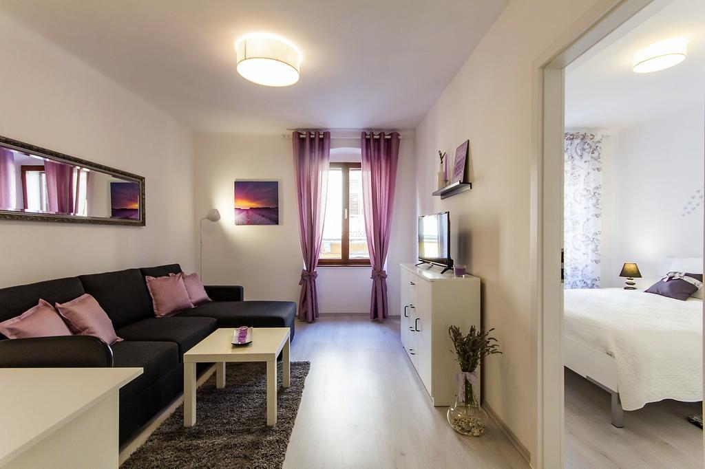 Center Apartment Lori Pula Zewnętrze zdjęcie